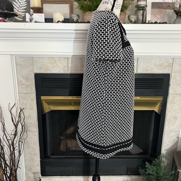 9-H15 for Anthropologie Longer Top or Mini Dress in black and white - Picture 3 of 10